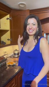 سكس عراقي تصوير مخفي ساخن: القحبة الينا انجل تنتاج من جارهم أبو احمد – سكس عراقي عربي – كامل بدقة عالية 1080p HD